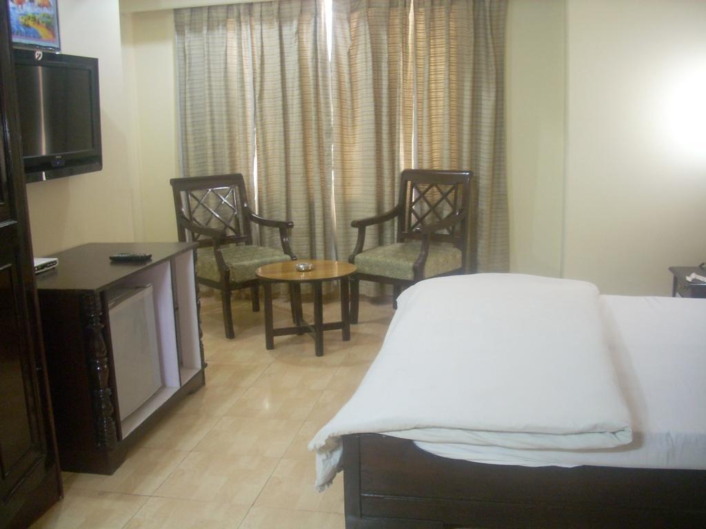 Hotel Ganga Ratan آغْرا الغرفة الصورة