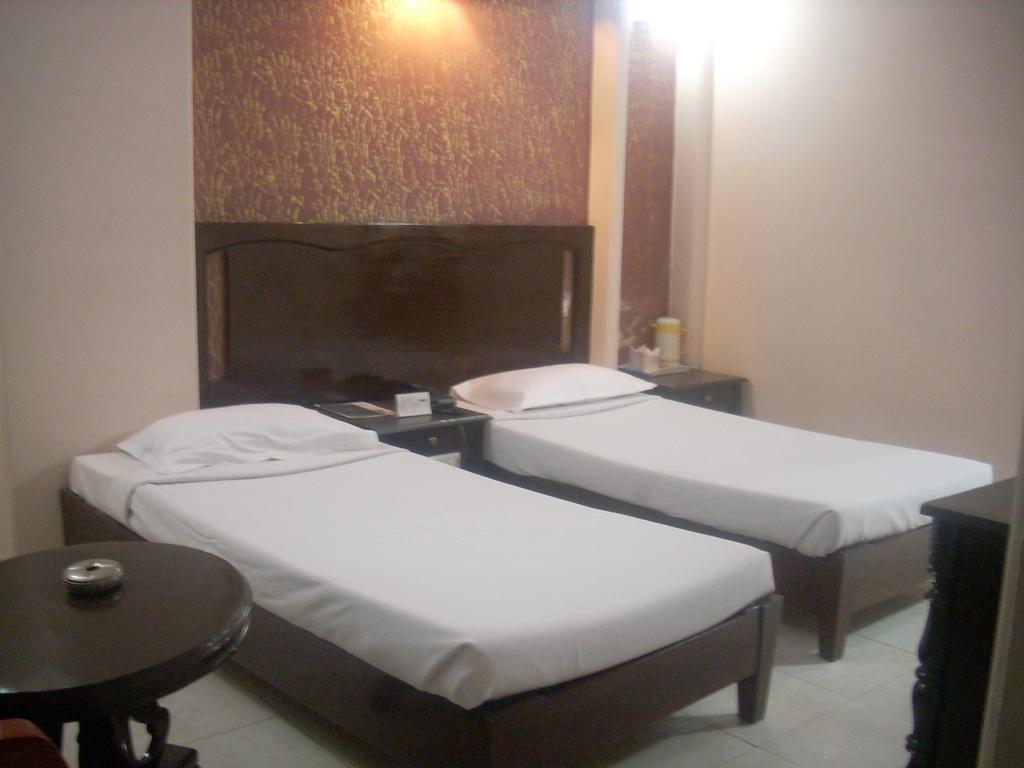 Hotel Ganga Ratan آغْرا الغرفة الصورة