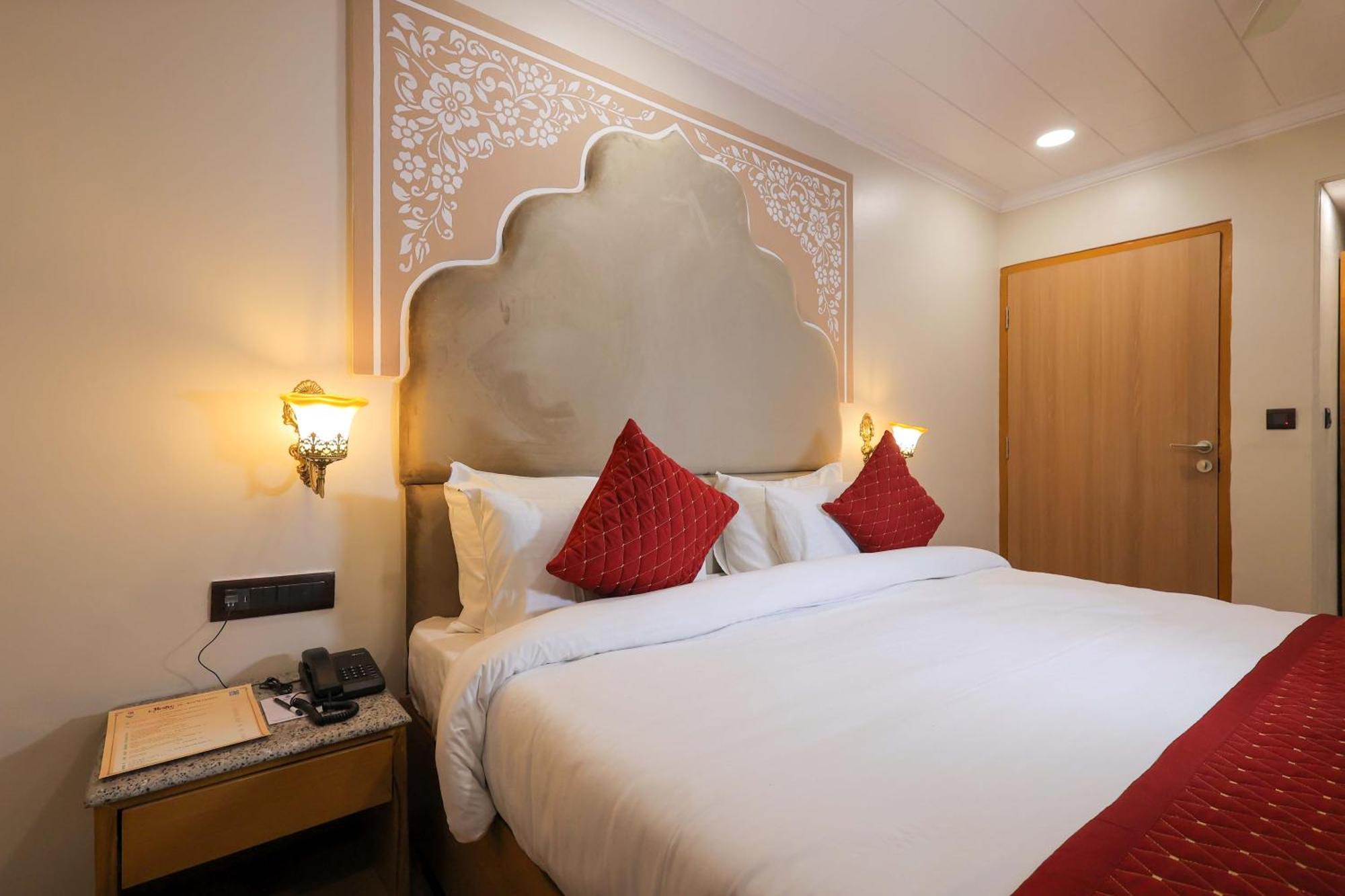 Hotel Ganga Ratan آغْرا المظهر الخارجي الصورة