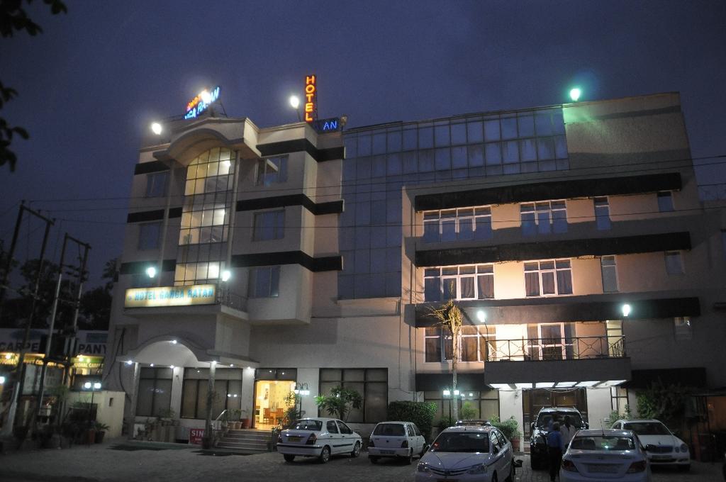 Hotel Ganga Ratan آغْرا المظهر الخارجي الصورة