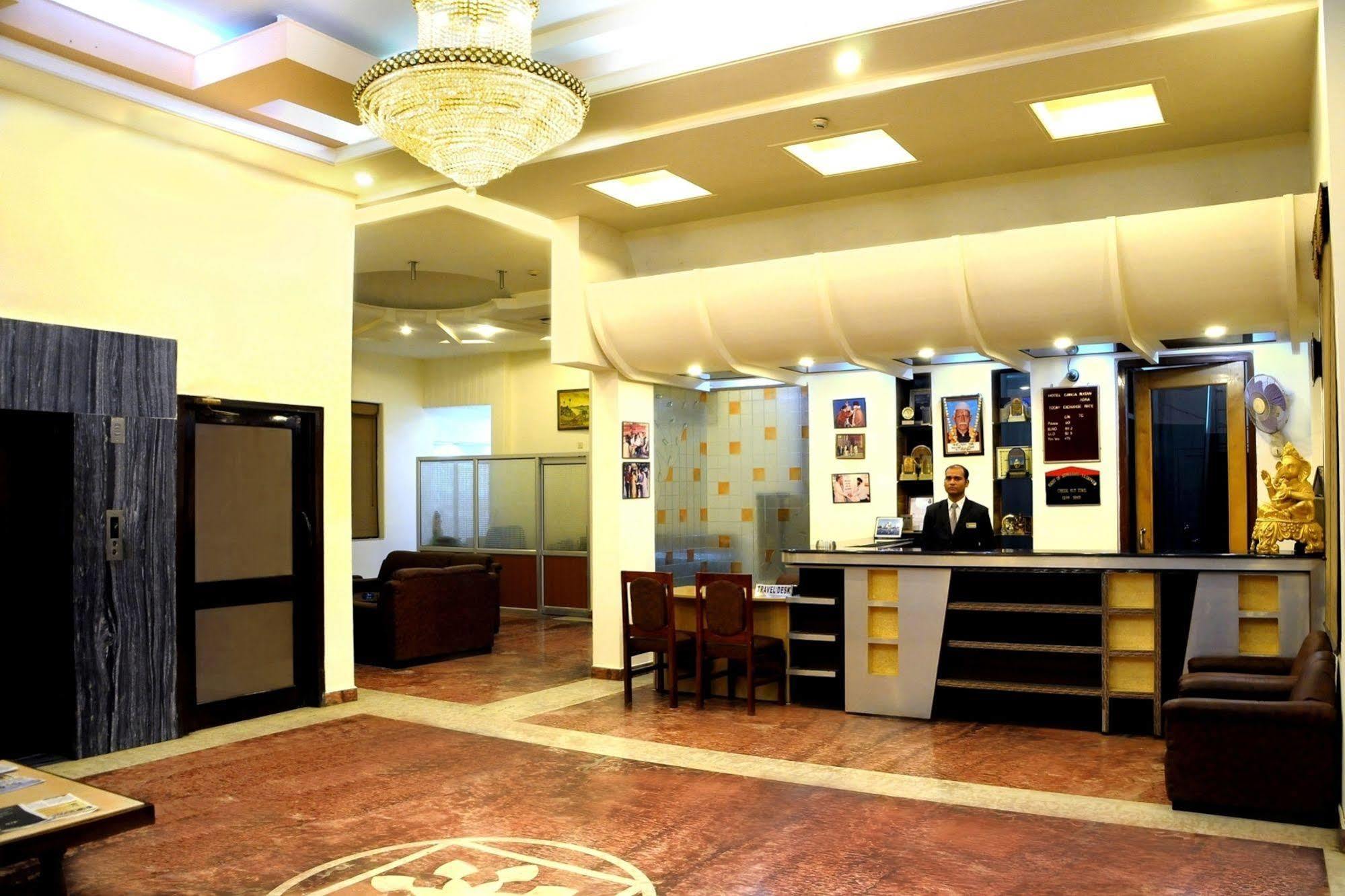 Hotel Ganga Ratan آغْرا المظهر الخارجي الصورة