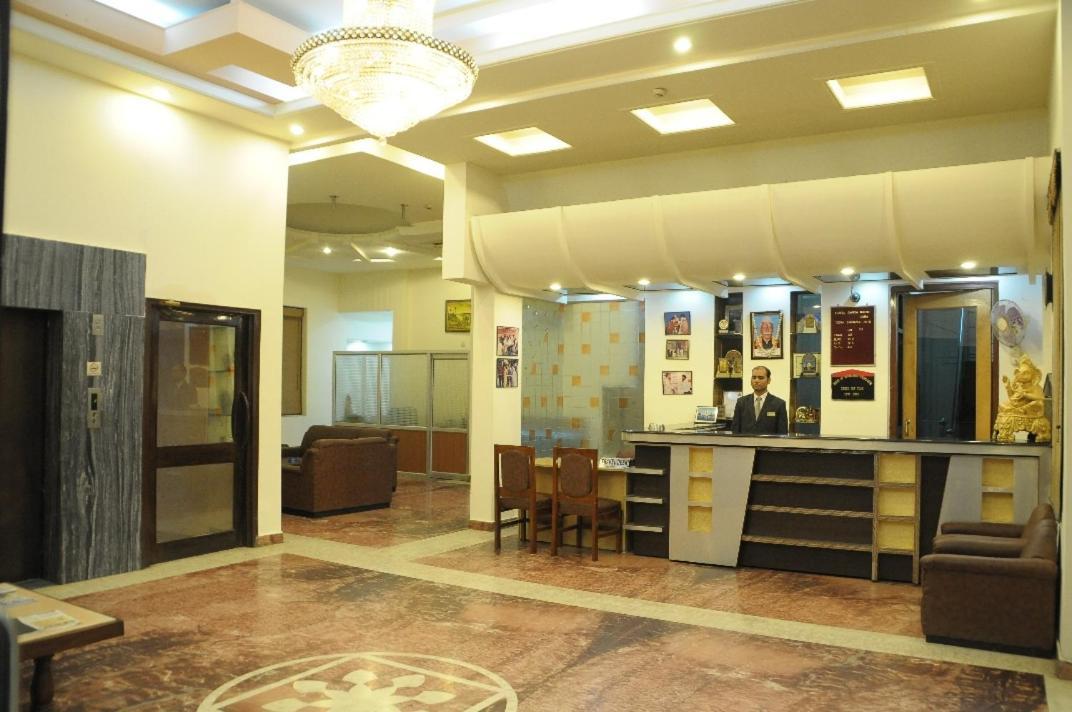 Hotel Ganga Ratan آغْرا المظهر الخارجي الصورة