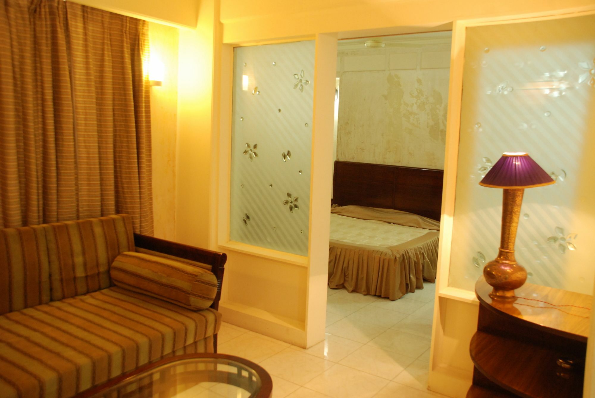 Hotel Ganga Ratan آغْرا المظهر الخارجي الصورة