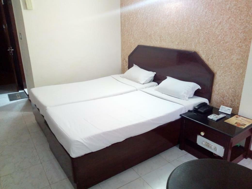 Hotel Ganga Ratan آغْرا المظهر الخارجي الصورة