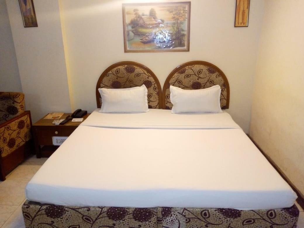 Hotel Ganga Ratan آغْرا المظهر الخارجي الصورة